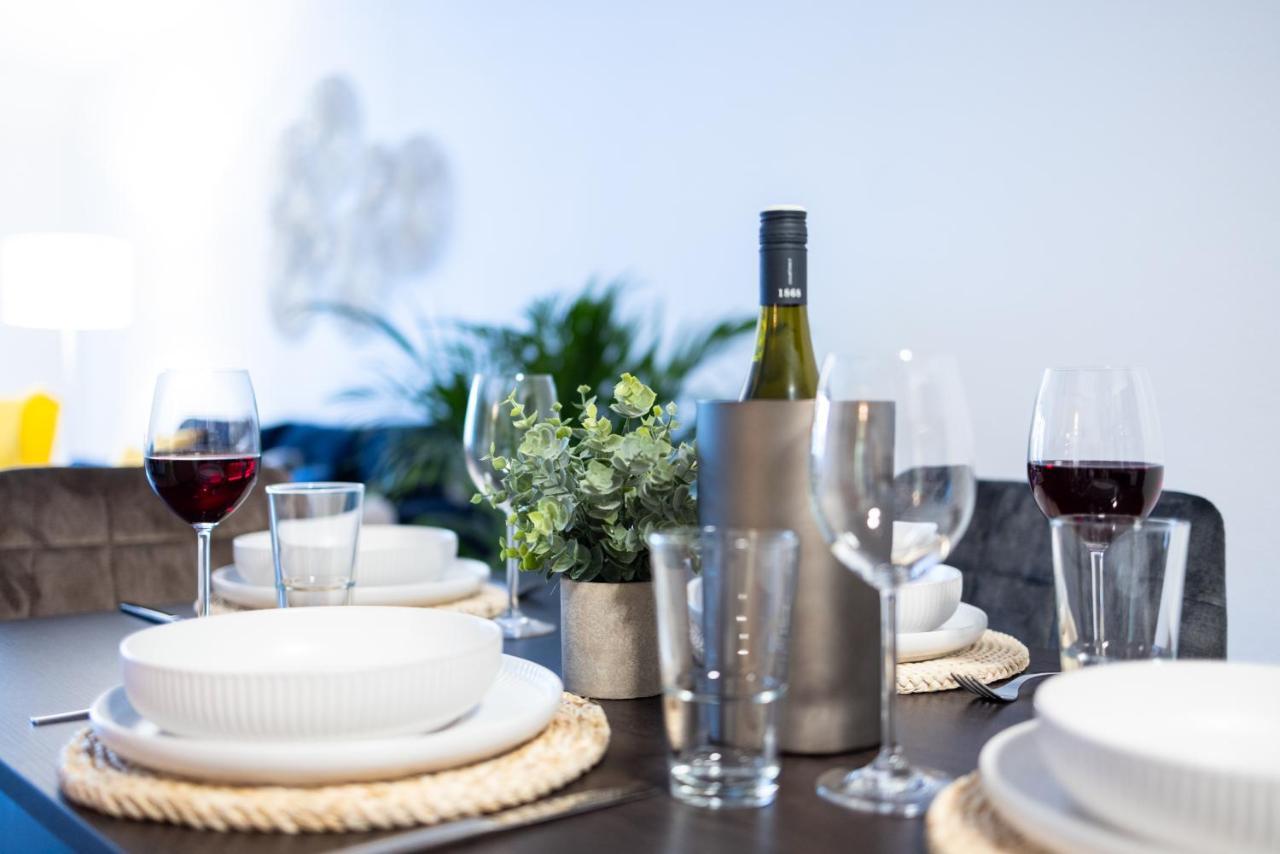 Design-Ferienwohnung In Bad Neuenahr: Platz Fuer 4, Kueche, Wifi, Netflix ภายนอก รูปภาพ